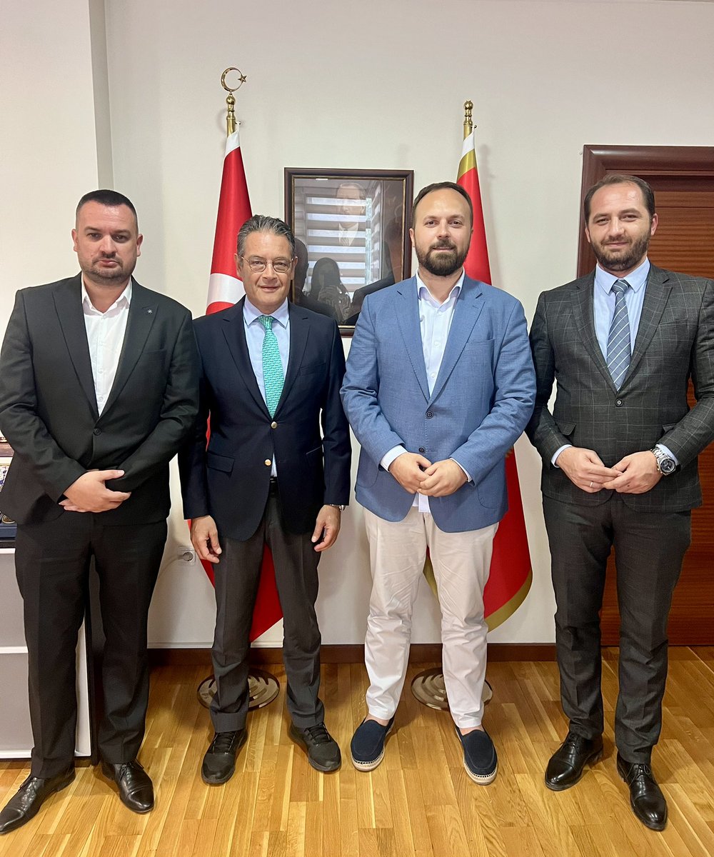 🤝 Sadržajan susret sa ambasadorom Republike Turske u Crnoj Gori, Barışom Kalkavanom.

Razmijenili smo mišljenja o aktuelnim društveno-političkim temama koje povezuju dvije prijateljske i partnerske zemlje 🇲🇪🇹🇷