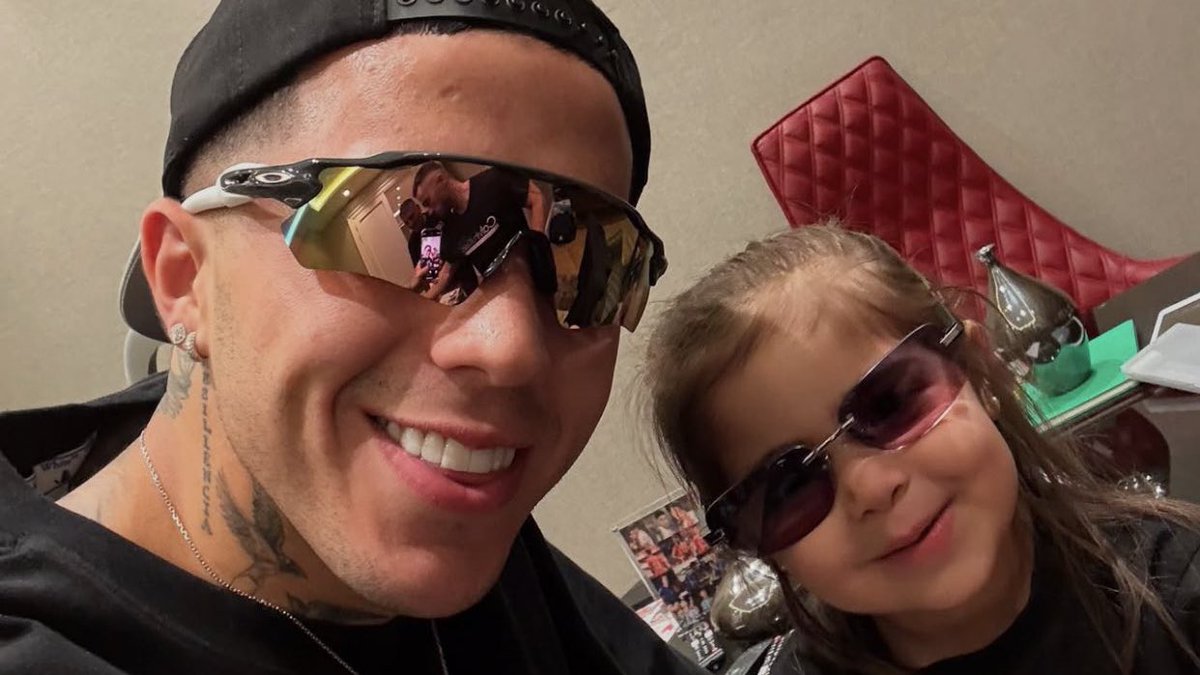 ejf249's tweet photo. amo que enzo y olivia siempre tengan las mismas vibras😎 he’s not a regular dad HE’S A COOL DAD! https://t.co/1xoPxGphsv