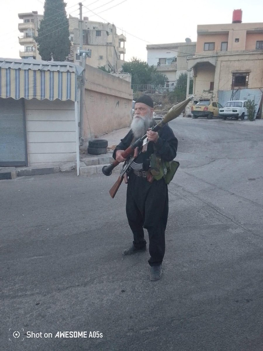 بكرا اذا نتفوا شواربو بقلولنا مسن يا عيب عليكن وبيعملوها قضية جماعه الكيوت