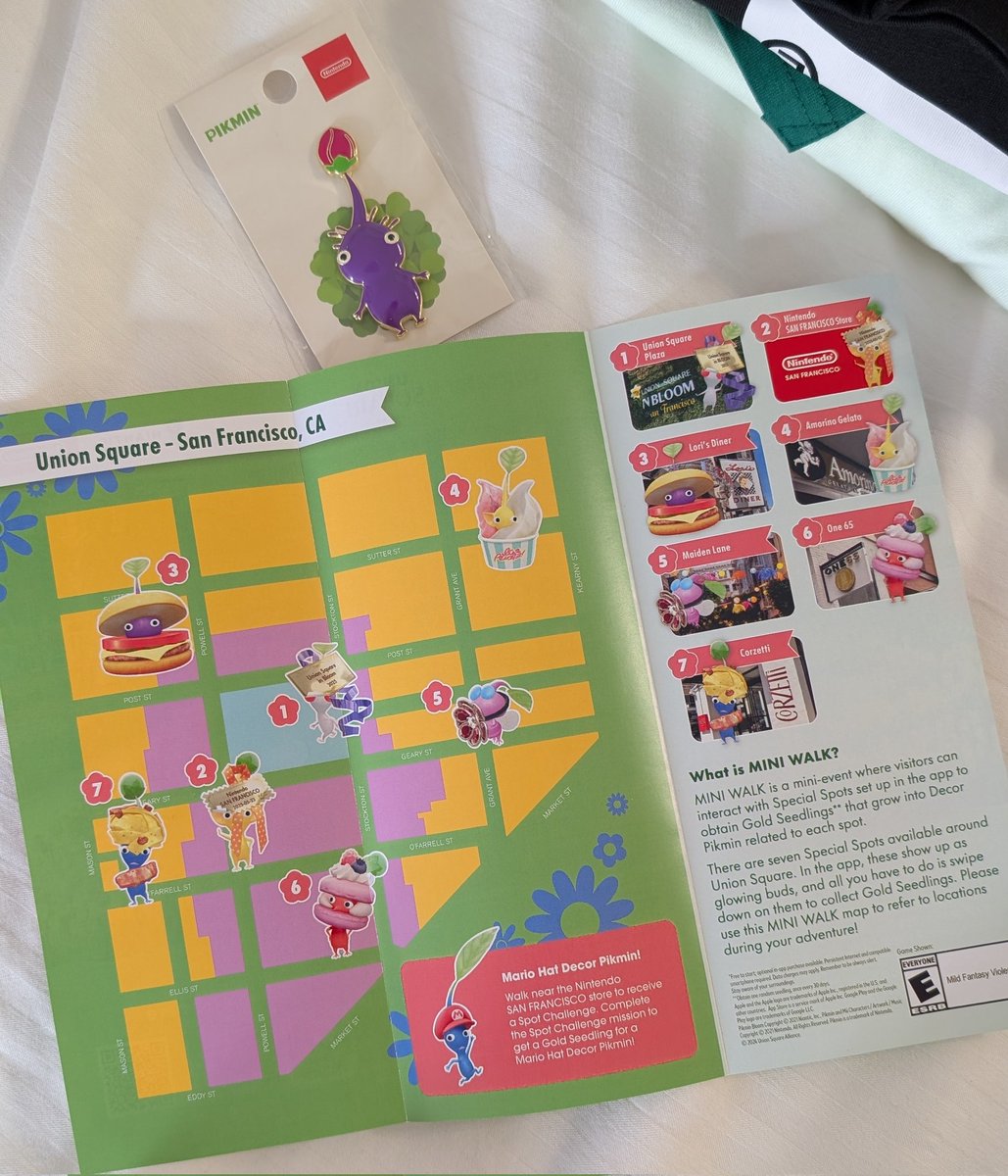Pookadoodles1's tweet image. A few of the goodies I got from SF Nintendo. They had some free stuff like comics, Bloom map, and a field guide 🌸
