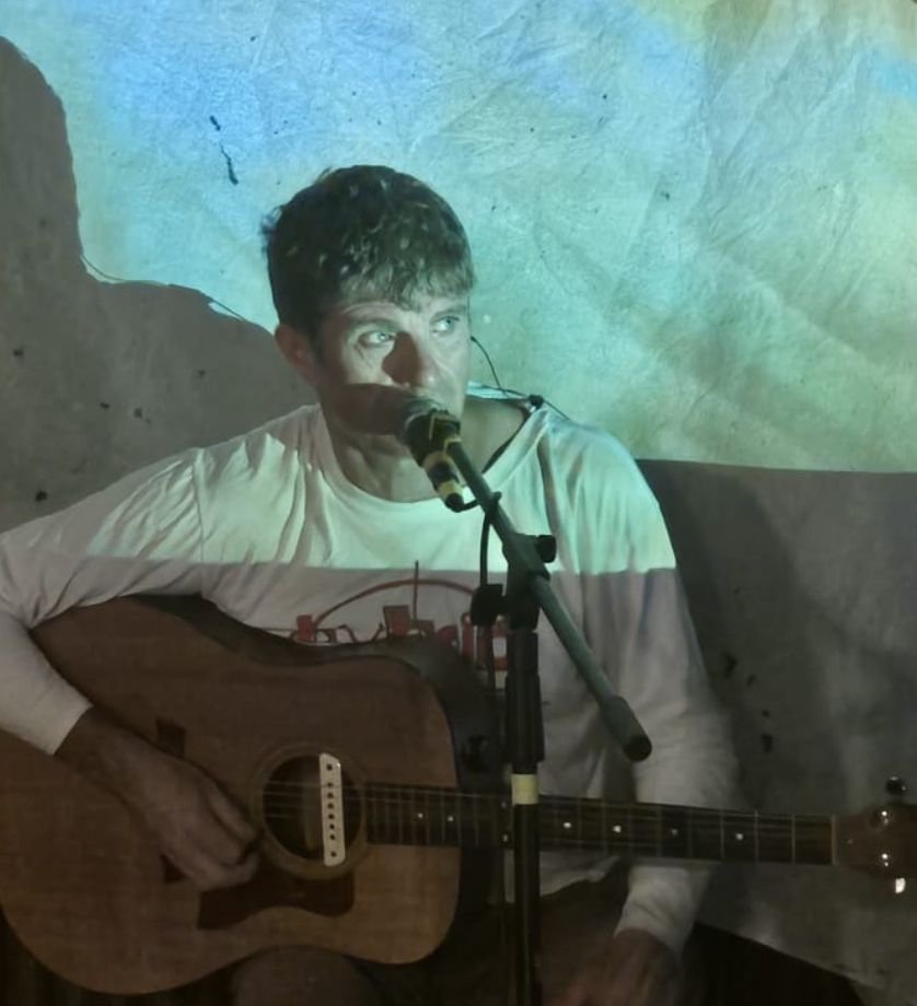 Pondering all the imponderables at the Gladstone last week.  THis FRiday 25th July Hybrid Kid plays @thestationbognor 8pm free entry 2hr set.    #guitar #instaband 
#newmusic #livebandmusic #gigsinsussex