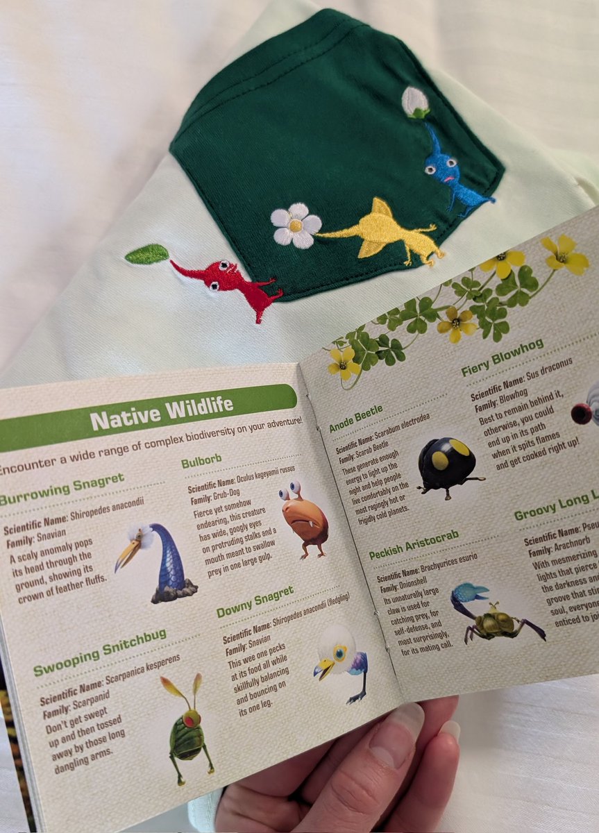 Pookadoodles1's tweet image. A few of the goodies I got from SF Nintendo. They had some free stuff like comics, Bloom map, and a field guide 🌸