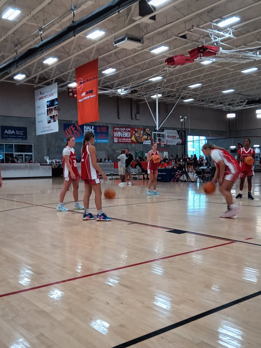 Hesston College Women's Basketball (@hesstonwbb) on Twitter photo 11:00 <a href="/TeamOKGirlsBB/">Team Oklahoma Girls Basketball</a> vs <a href="/EYGBasketball/">Southern Assault</a> this will be a good one!
#LarkIn 11:00 <a href="/TeamOKGirlsBB/">Team Oklahoma Girls Basketball</a> vs <a href="/EYGBasketball/">Southern Assault</a> this will be a good one!
#LarkIn