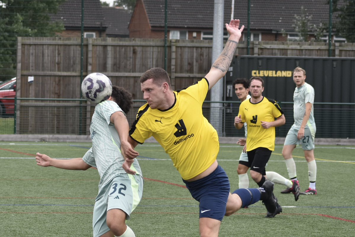 paulmoran62's tweet image. .Set of pictures from this mornings friendly @LcfaSefton were the final score was @WoodstreetFc 1-4 @GlenbuckFC
There are a full set of pictures from this game on my Facebook page and also Instagram (paul.moran.62)