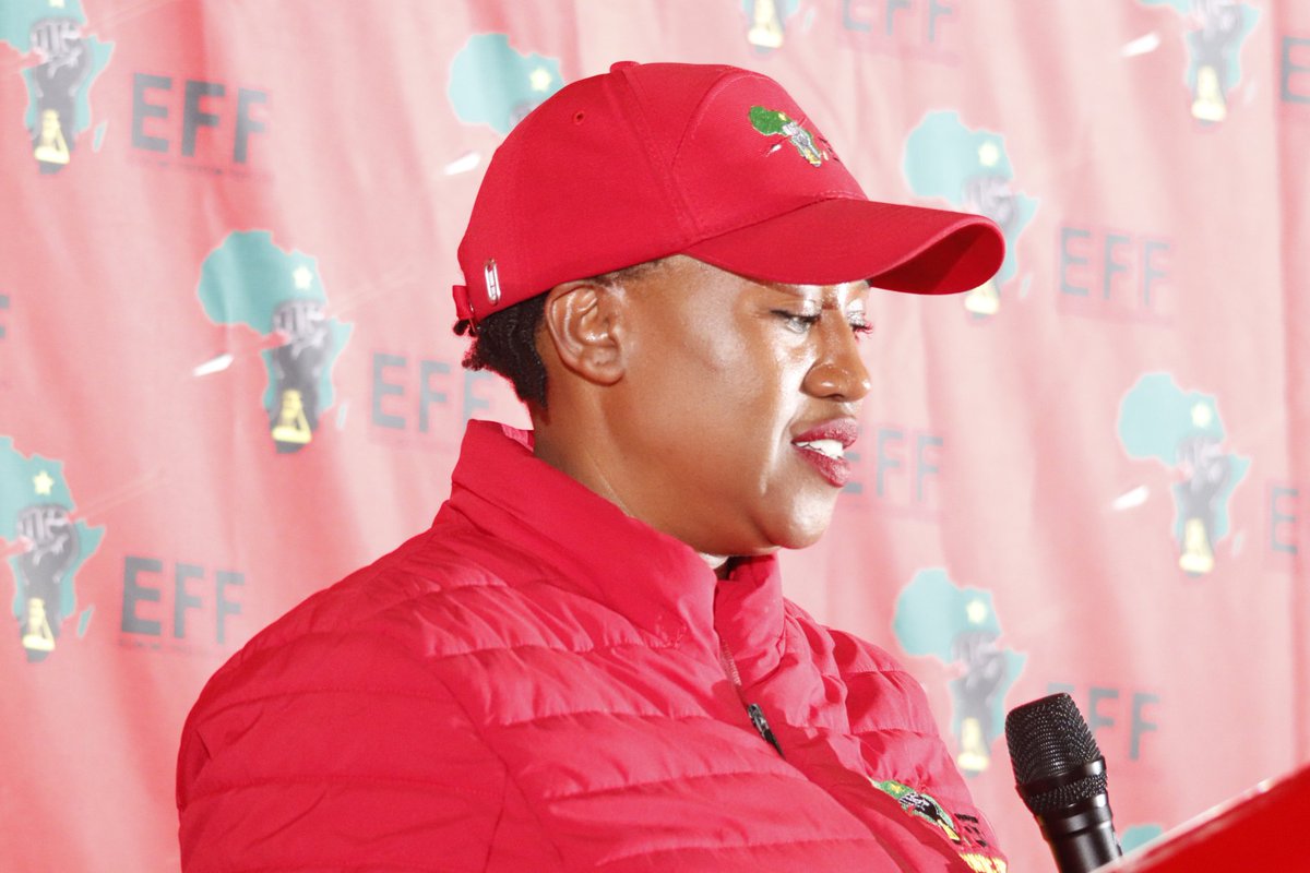 EFFGautengProv's tweet image. 🚨In Pictures🚨
CCT Deployees, Commissars Poppy Mailula and Sharon Letlape ensuring the smooth running of the Tshwane SubRegion 3 SRPA.
#EFFSRPA
