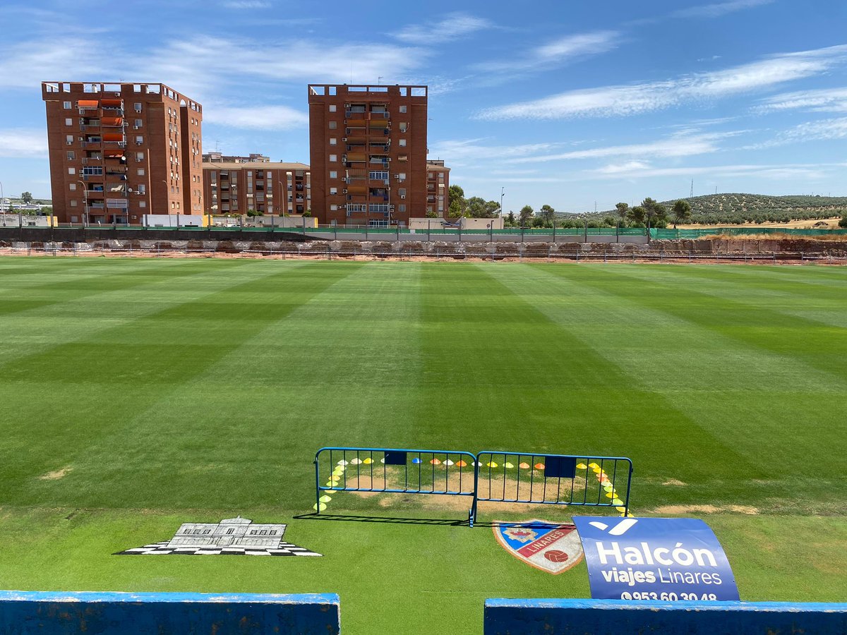 Linares Deportivo 💙⚒ (@linares_dptvo) on Twitter photo Hablemos del trabajazo que ha hecho <a href="/royalverd/">Royalverd, Turf Engineering. ⚽</a> con el tapete de Linarejos durante este verano. 🌱
Hablemos del césped que se van a encontrar nuestros jugadores cuando vuelvan al trabajo. 🙌🏼
¡Que ganas tenemos de ver a nuestro equipo en nuestro templo! 🥰🔵
#EsLoQueEres 💙 Hablemos del trabajazo que ha hecho <a href="/royalverd/">Royalverd, Turf Engineering. ⚽</a> con el tapete de Linarejos durante este verano. 🌱
Hablemos del césped que se van a encontrar nuestros jugadores cuando vuelvan al trabajo. 🙌🏼
¡Que ganas tenemos de ver a nuestro equipo en nuestro templo! 🥰🔵
#EsLoQueEres 💙