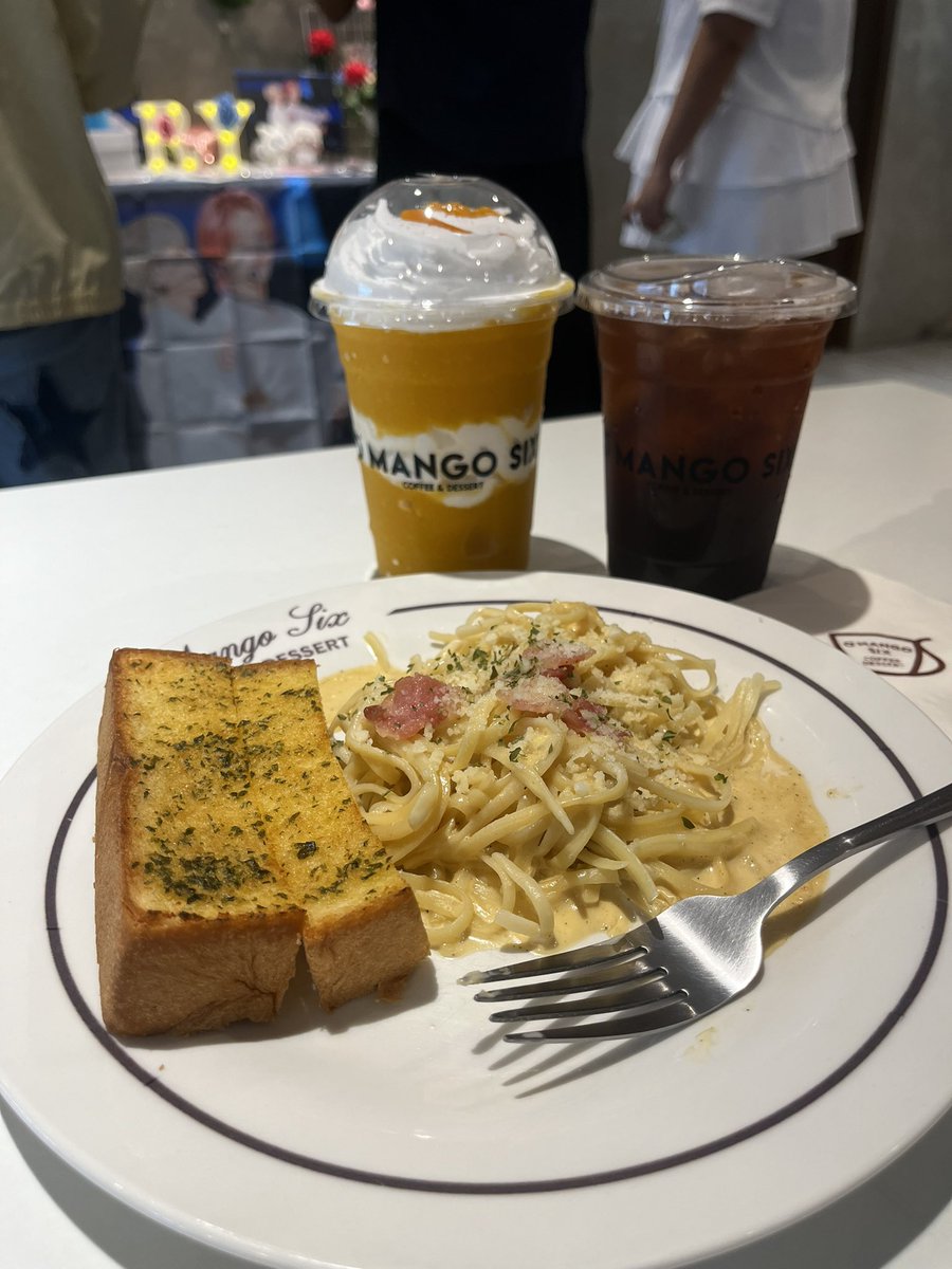 thank u sa lahat ng andon kanina 🥰 ang tataas ng energy nyo, di aq naka keep up 😭 
#flyingtowardsry