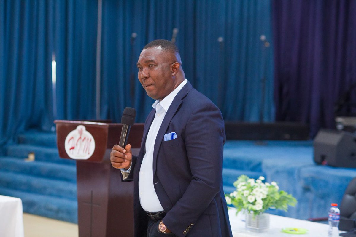 Hcifaithtemple's tweet image. Huge thanks to Rev. Samuel Sakyi-Hyde for pouring wisdom &amp;amp; life experiences into our youth! 🙏 And to our amazing youth, THANK YOU for your hunger to learn &amp;amp; grow! 🙌 Your willingness to be mentored is inspiring! Let's keep shining! 💡 #YouthMentorship #NextLevelConference