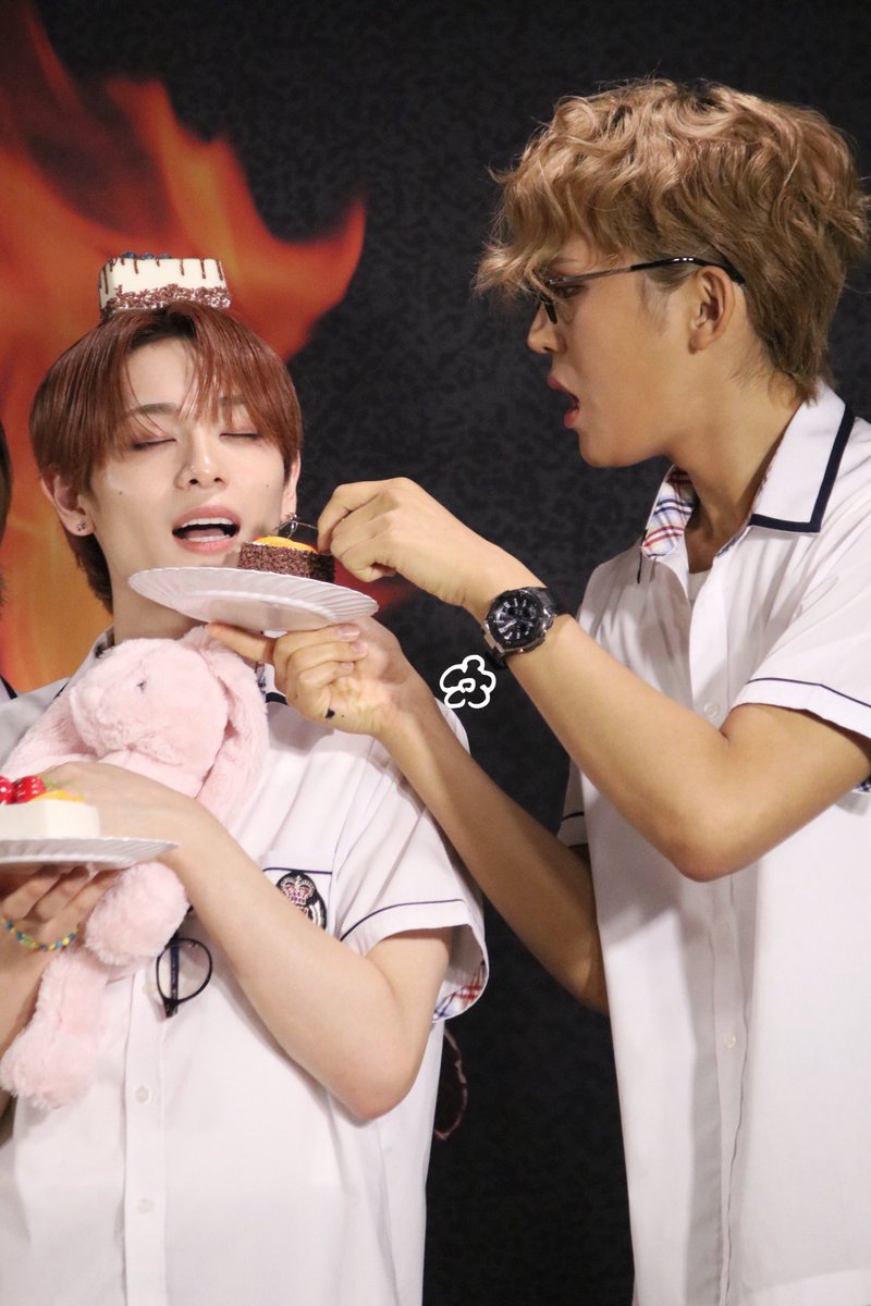 _BOM218's tweet image. 250720 Rising Star
#XLOV #์์ค๋ฌ๋ธ #HYUN #ํ #HARU #ํ๋ฃจ #ๆ็