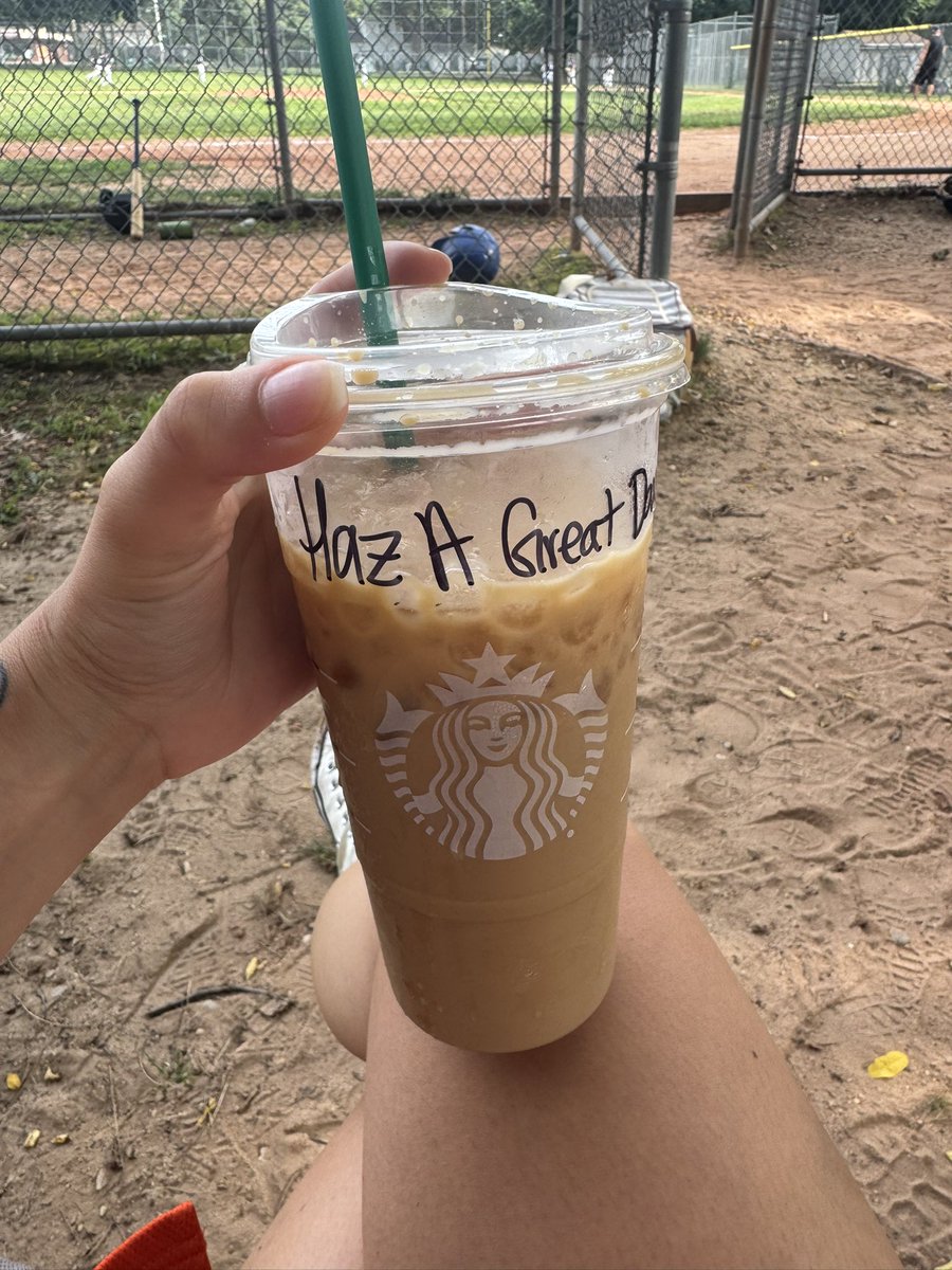 1D_overeighteen's tweet photo. My barista : 
Me: https://t.co/ZaxoXxHSUT