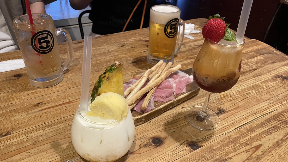 _chan_and_chan's tweet image. 9時間過ごしたとは思えないほどボドゲもご飯も楽しすぎた🕺