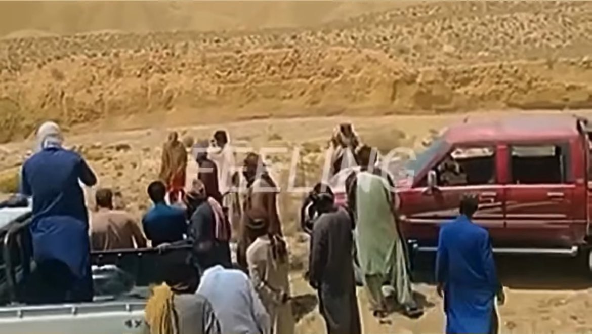 nooremaryamk's tweet image. آج پورے سوشل میڈیا میں ایک ویڈیو گردش کر رہی ہے۔ ڈیگاری سانحہ صرف بلوچستان نہیں بلکہ ہمارے پورے معاشرے کا عکاس ہے۔ غیرت کے نام پہ قتل صرف قبائلی، دیہی علاقوں تک محدود نہیں بلکہ یہ وہ اجتماعی لعنت ہے جو ہمارے معاشرے کے مرد ہر جگہ ساتھ لئے پھرتے ہیں