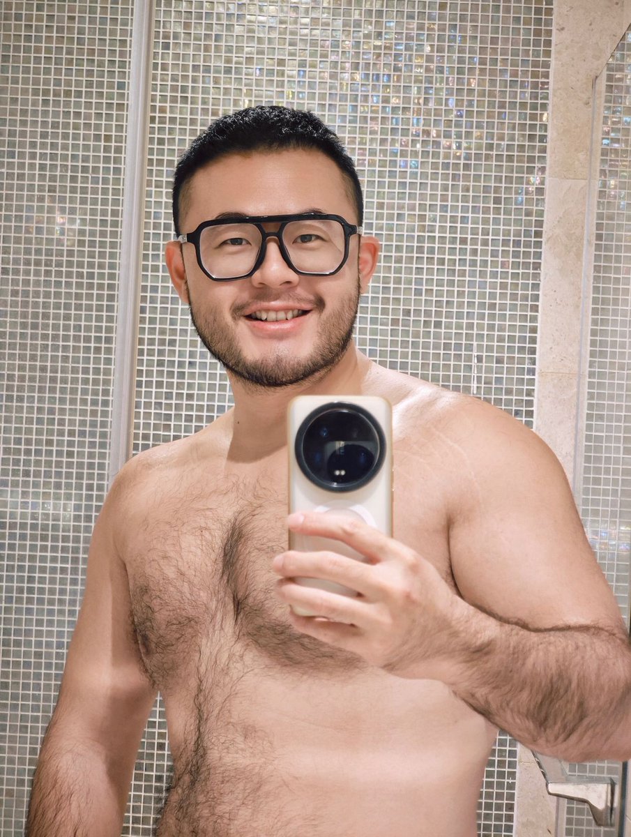 今日は遅くなりました。
フィットネスが終わってジムでお風呂に入りました。
帰ってからゆっくり寝て、新しい一週間を迎えます。💪
#フィットネス