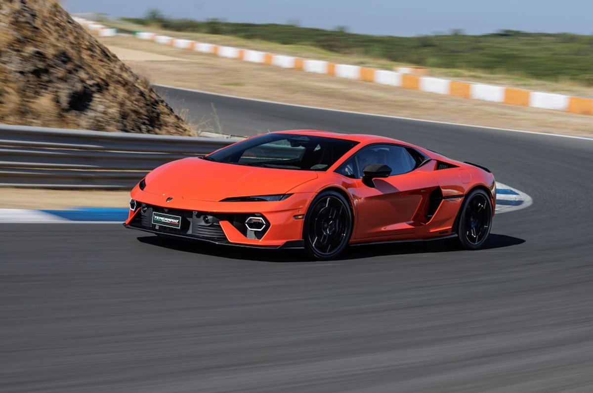 autocar's tweet photo. REVIEW: 907bhp, 10,000rpm, £260k... the Lamborghini Temerario is here 👀 Time to see what it's like: https://t.co/NGoNnqCgeq https://t.co/gbBp96PgID