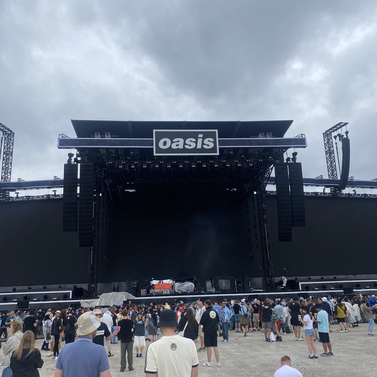 OasisCentral (Fan) tweet media