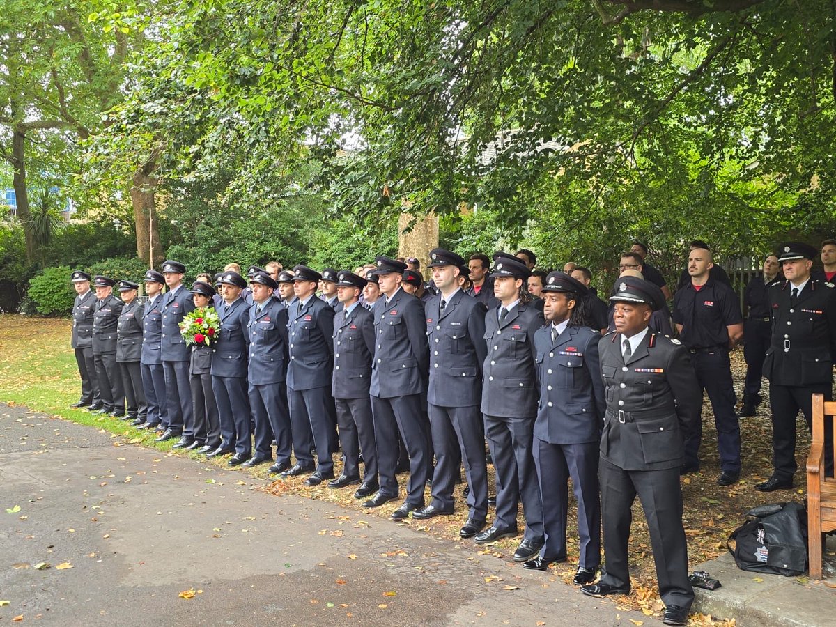 LondonFBU's tweet image. Today we remember Billy Faust and Adam Meere who gave their lives in the line of duty.
Local stations, Family, Friends, members of the public and work colleagues attended to show their respects.
#WeRemember