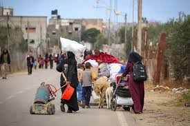 GazaIbn51701's tweet image. I hope for your help. Today they asked us to evacuate the place and I cannot carry my things. I need $400 to pay the driver. Save my children from death. Please donate to me, even if it is a little
chuffed.org/project/137395….