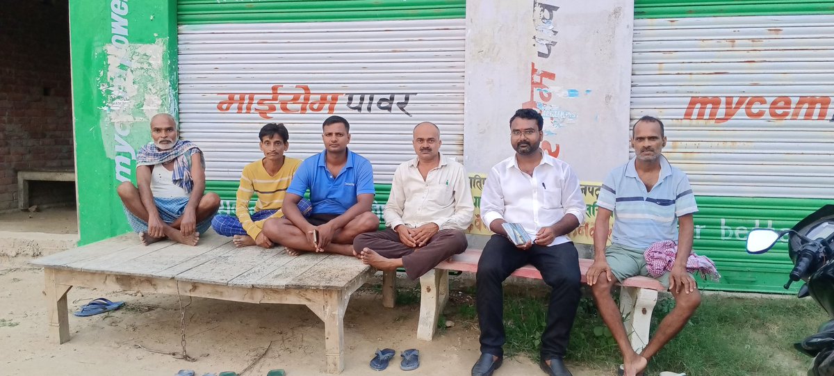 LadduPravind's tweet photo. शक्ति केंद्र भूपतिपुर में बैठक करते बारचवर मंडल प्रथम मंडल उपाध्यक्ष प्रविन्द वर्मा साथ में रितेश चौबे,उमेश गुप्ता,मनोज कन्नौजिया https://t.co/OXEB8XBxiW