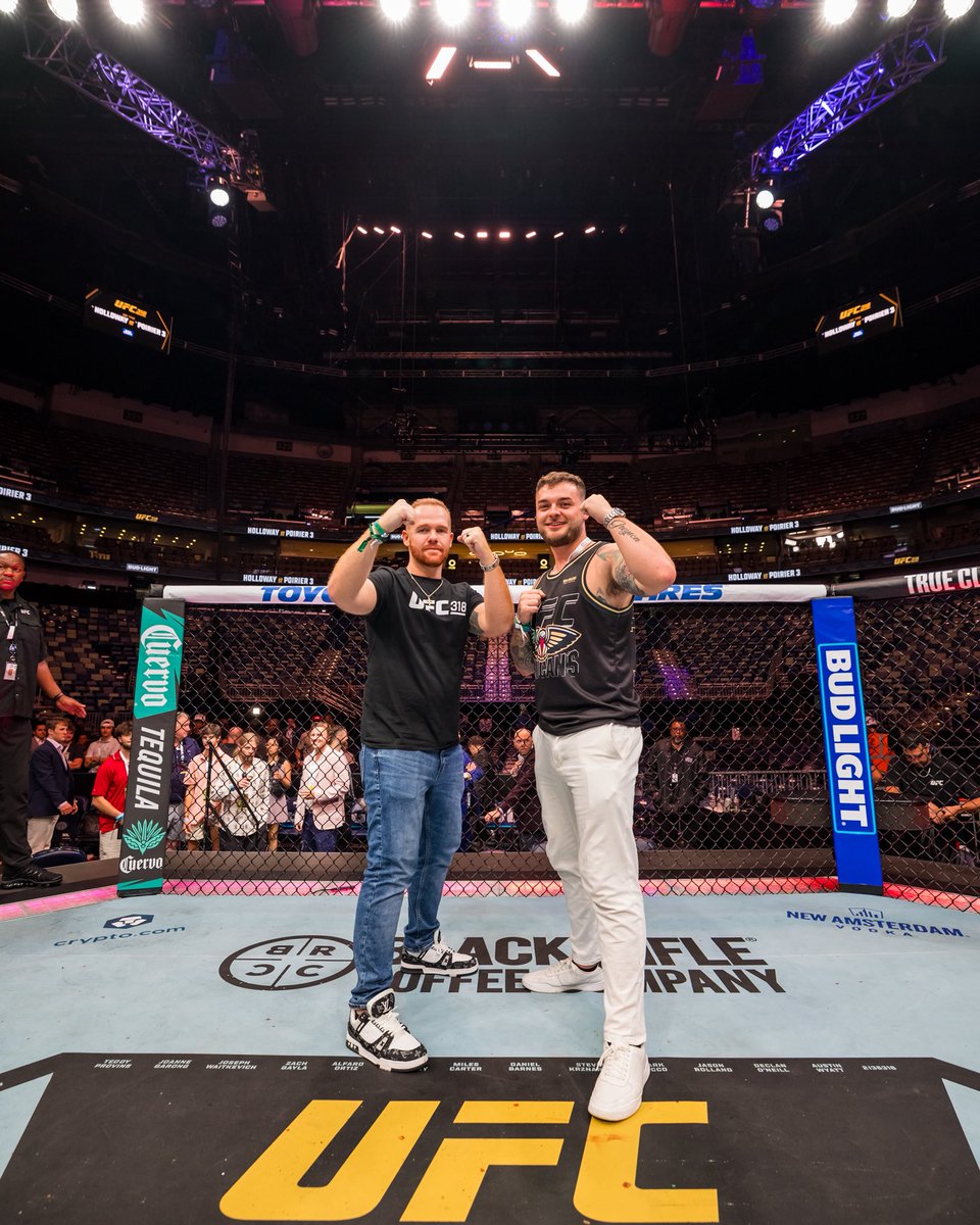 Stepping foot inside the historic #UFC318 octagon 🤩🔥 #UFCVIPExperience #OnlyWithOnLocation