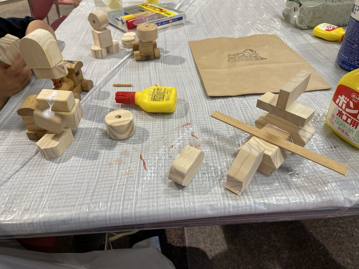 全ての作品をご紹介できませんが、本日のワークショップに参加された皆さま、ありがとうございました！どの作品も素晴らしかったです👏
お待たせしてしまった皆さま、参加できなかった皆さま、本当にごめんなさい🙇‍♀️
またお会いできたら嬉しいです^ ^
#ワークショップ
#江東区
#夏休み
#木のおもちゃ