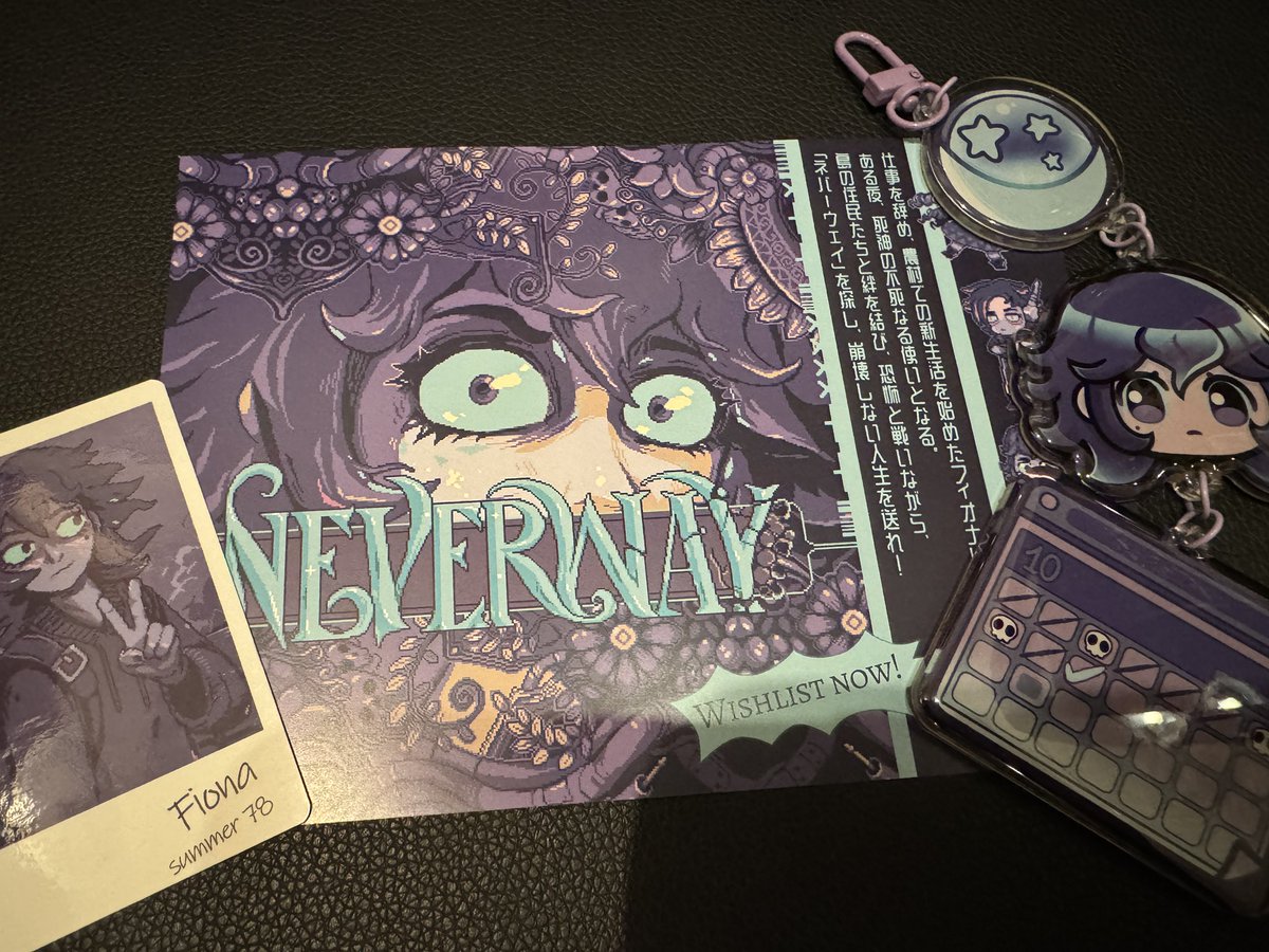 ILEか何かで見た #Neverway を試遊
ドット絵に惹かれてたけど、ゲームプレイもめちゃくちゃ面白かった！ホラーチックなアクションRPGでクラフト要素もある

試遊特典のガチャで、でかい3連アクキーが当たった！