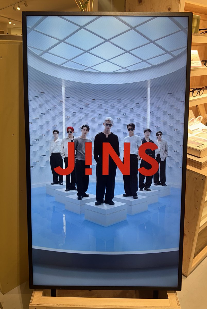 メガネの試着にJINSの店舗へ🕶️
かなり混んでて、ENHYPENコラボのやつ他にも手に取ってる方が♡
ジェイのだけ売り切れで試着できず。
全部かけてみたけど、メガネが極めて似合わない私はどれを掛けても友達に笑われた🥸w
メガネ自体はどれも素敵〜✨
#JINS #JINSwithENHYPEN #ENHYPEN #ぜんぶここにある