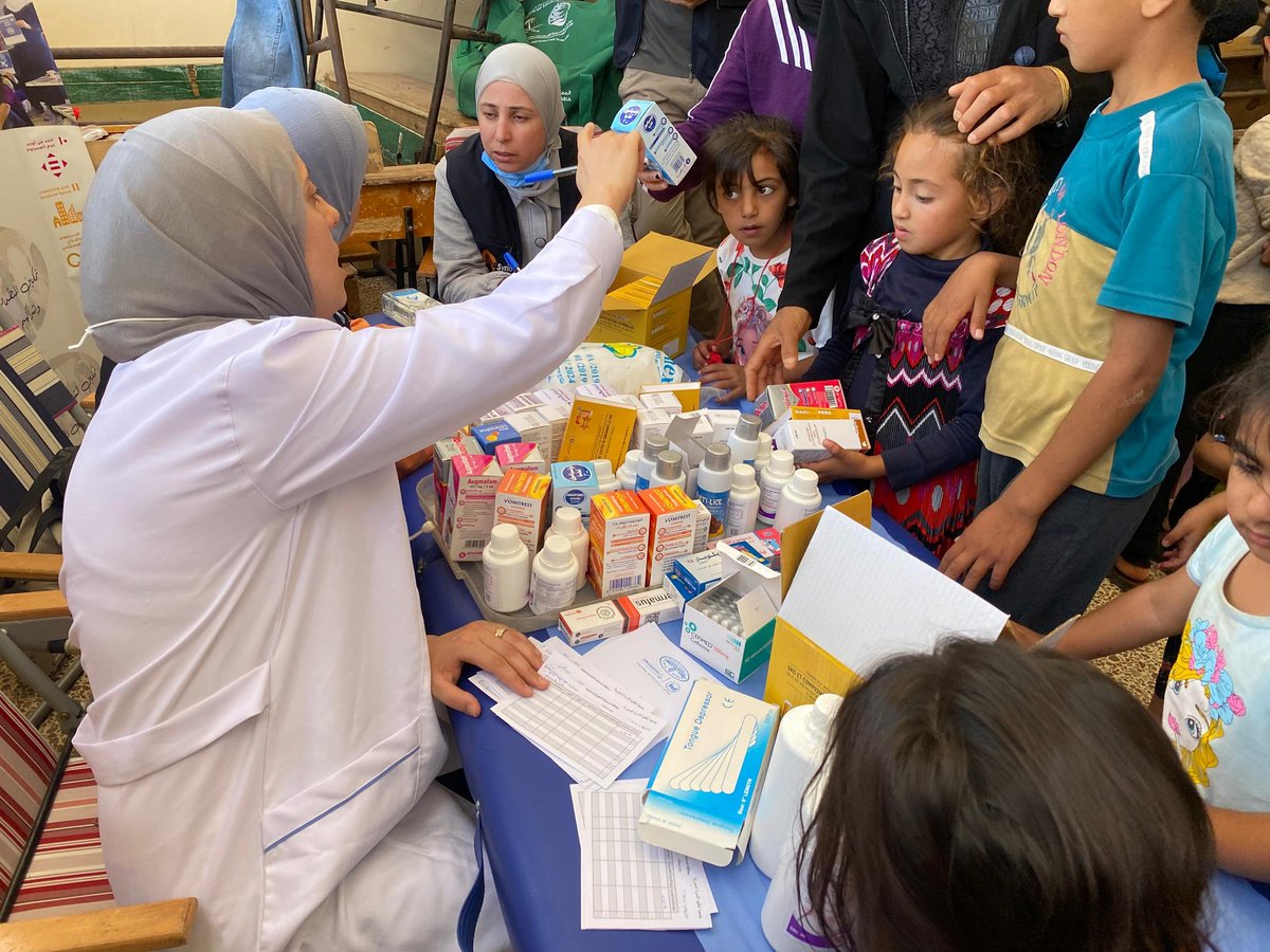 SyriaUnfpa's tweet image. In #Maaraba, #Daraa, #UNFPA & SFPA are supporting families displaced from #Sweida:
🩺 Medical checkups for women
🧼 Hygiene kits
🛡️ Reproductive health & protection services
Wherever the need is greatest, we deliver. #Syria #HumanitarianResponse #LeaveNoOneBehind