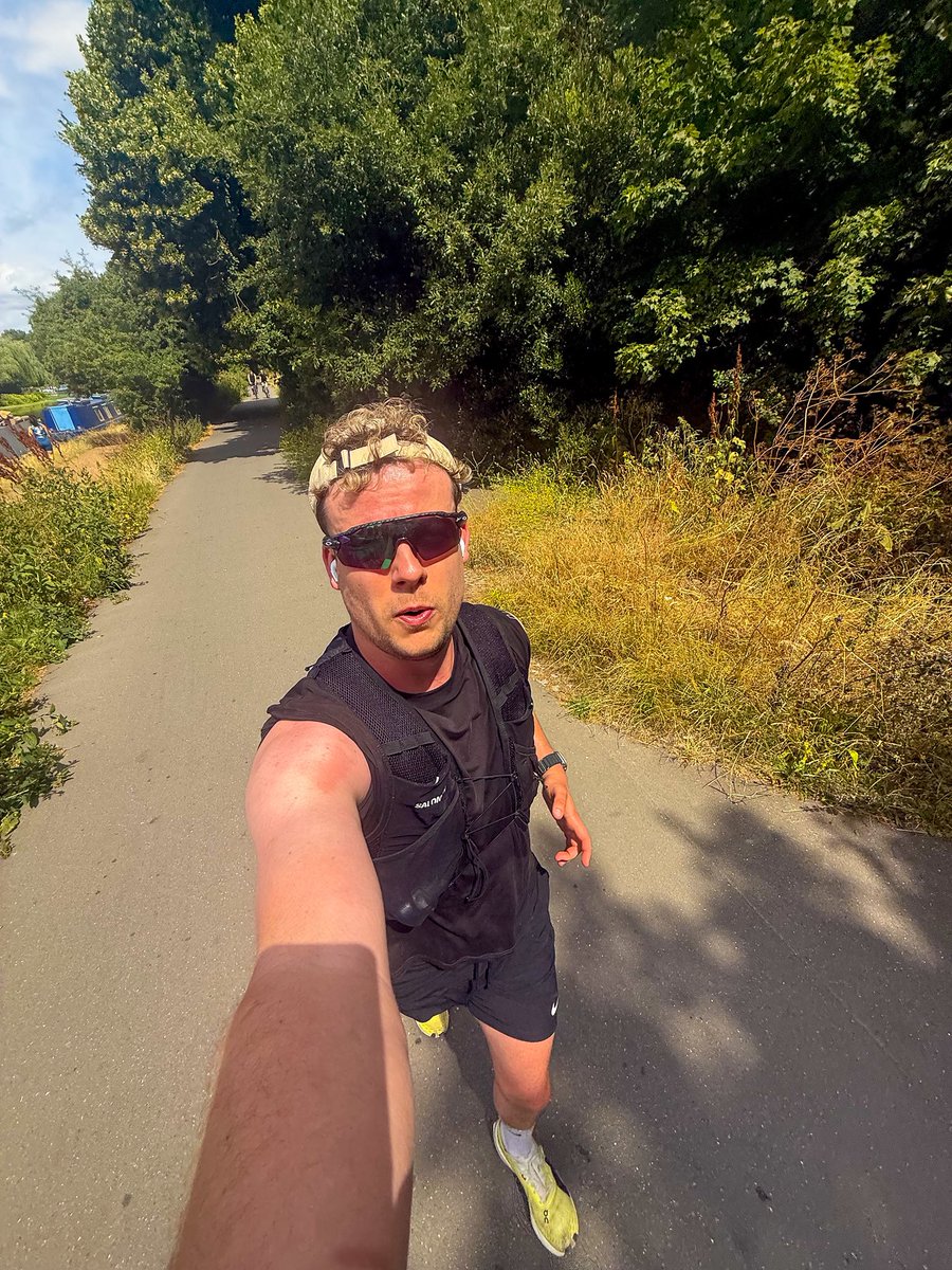 samuelofc's tweet image. Sometimes you have to get up and decide you’ll run your fastest half marathon.
Then do it.