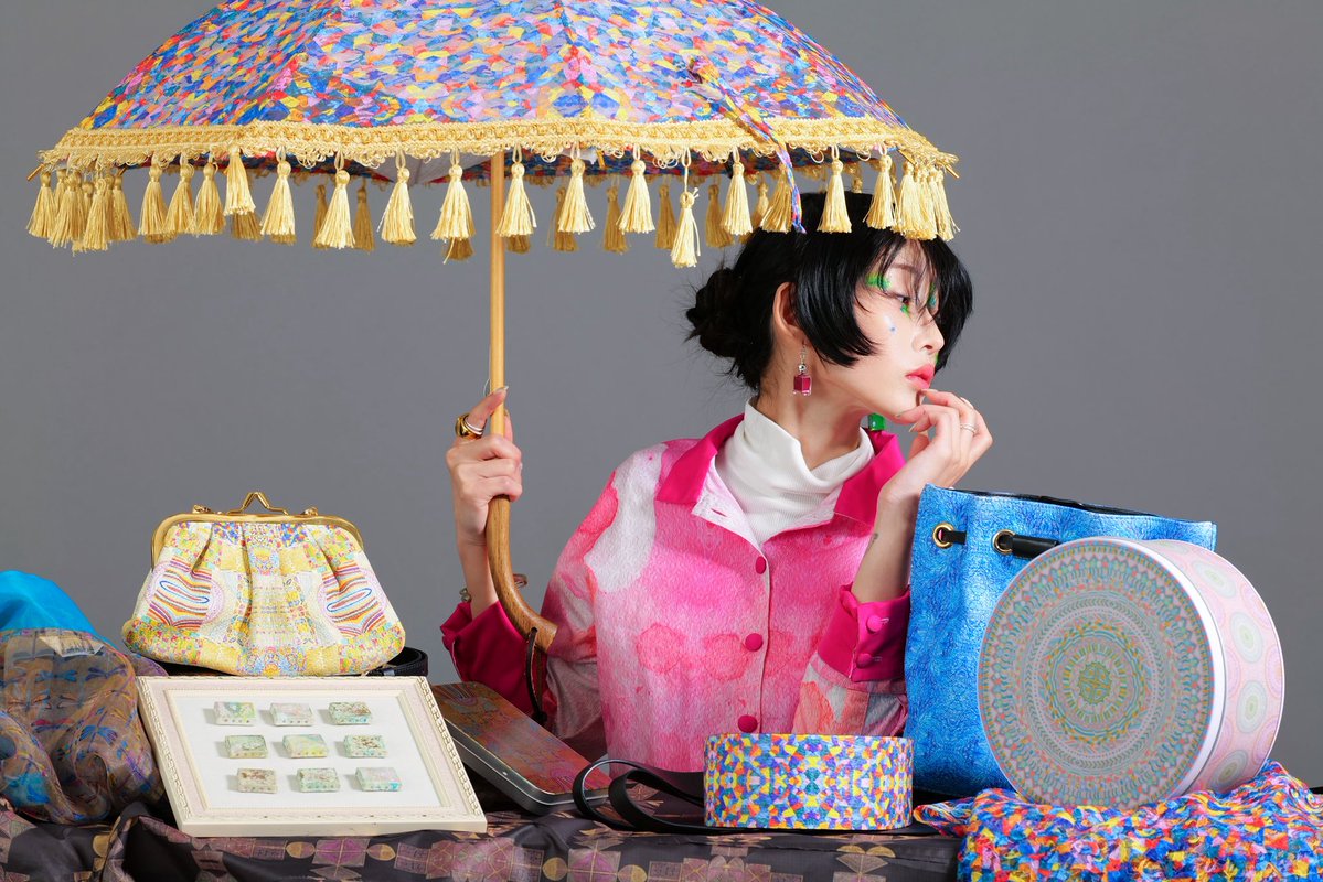 blnk_o's tweet image. #三連休はフォロワーさんが増えるらしい

染めて織って縫ってる