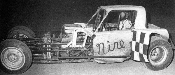 Hot Dog Charlie’s (@slingingdogs) on Twitter photo "Barefoot" Bob McCreadie in his self built "Narrow Arrow" in the early days. Bob asked the legendary car builder and racer Toby Tobias how narrow he could build a car ? Toby told him narrow as you want as long as it doesn't "tip" over ! Bob race with no shoes. <a href="/DeanWininger/">Dean Wininger</a> "Barefoot" Bob McCreadie in his self built "Narrow Arrow" in the early days. Bob asked the legendary car builder and racer Toby Tobias how narrow he could build a car ? Toby told him narrow as you want as long as it doesn't "tip" over ! Bob race with no shoes. <a href="/DeanWininger/">Dean Wininger</a>
