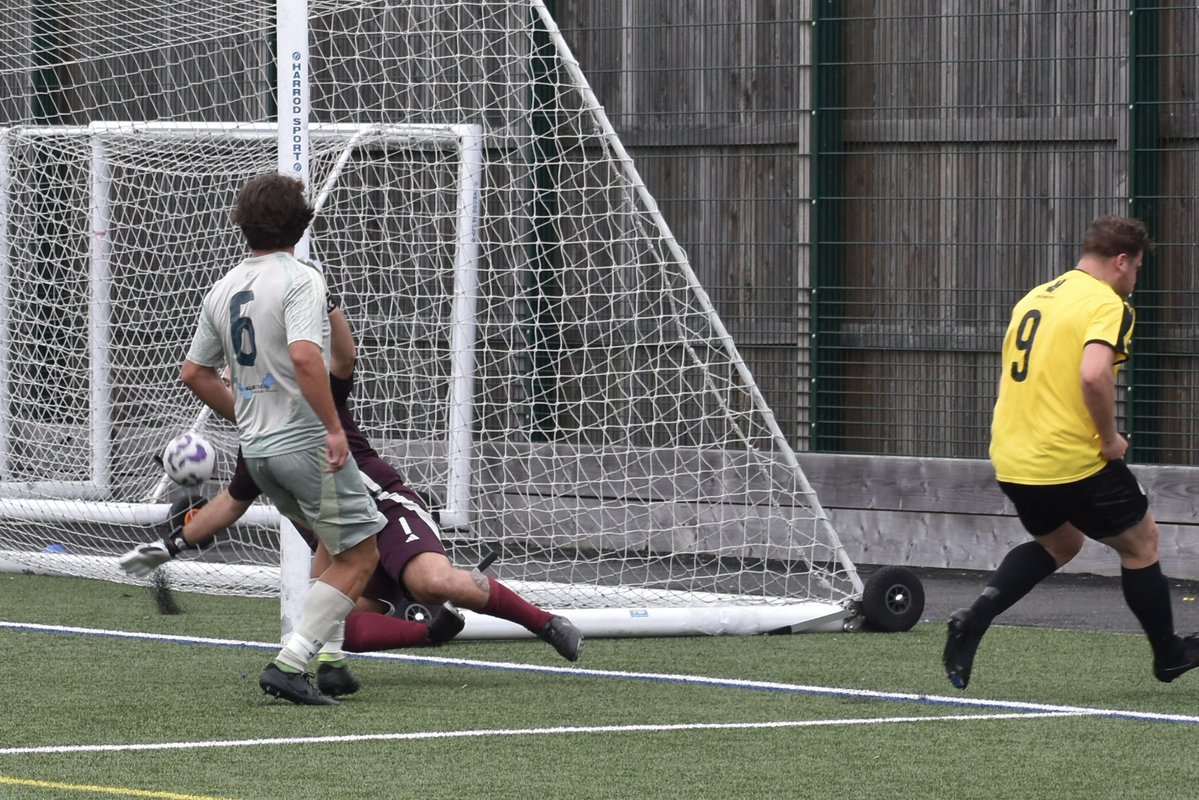 paulmoran62's tweet image. .@WoodstreetFc score their only goal in todays friendly against @GlenbuckFC played @LcfaSefton