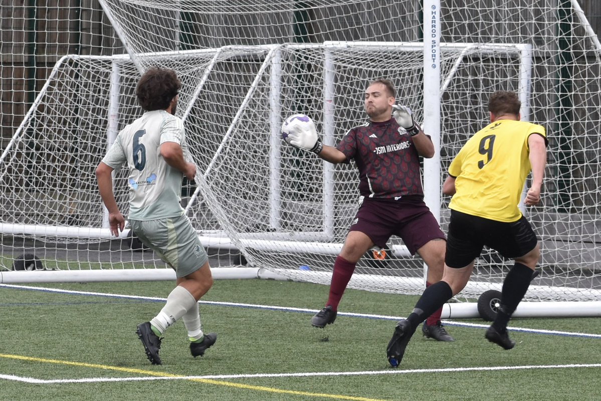 paulmoran62's tweet image. .@WoodstreetFc score their only goal in todays friendly against @GlenbuckFC played @LcfaSefton