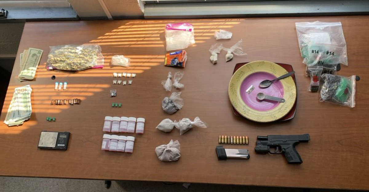 BaltimorePolice's tweet image. Citywide Gun & Drug Seizures
BPD Officers continue their efforts to arrest individuals responsible for violence. Officers have recovered more than 1,400 firearms from off the streets of Baltimore this year.
Report illegal activity by calling 911 or @MCSMaryland.