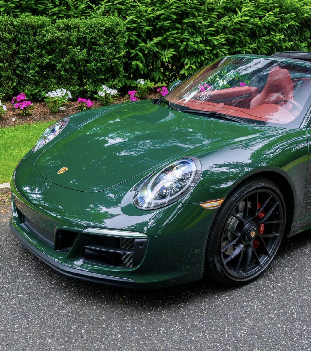 Porsche Club tweet media