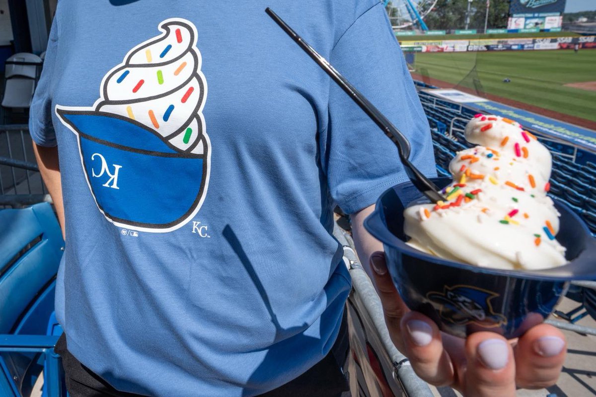 QCRiverBandits's tweet image. The perfect shirt for National Ice Cream Day doesn’t exis—
🛒: tinyurl.com/3e3y5fu2
#RoadToRoyalty🦝