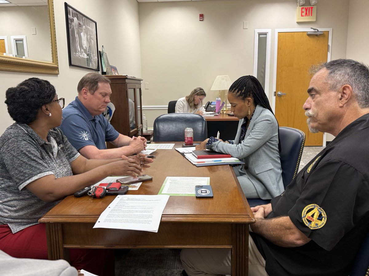 Sen_Alsobrooks's tweet image. Glad to meet with IBEW Local 26!
Maryland’s economic success depends on robust federal support, protected labor standards, and expanded access to apprenticeship and training programs that create good-paying jobs.
I will always be a champion for labor rights.