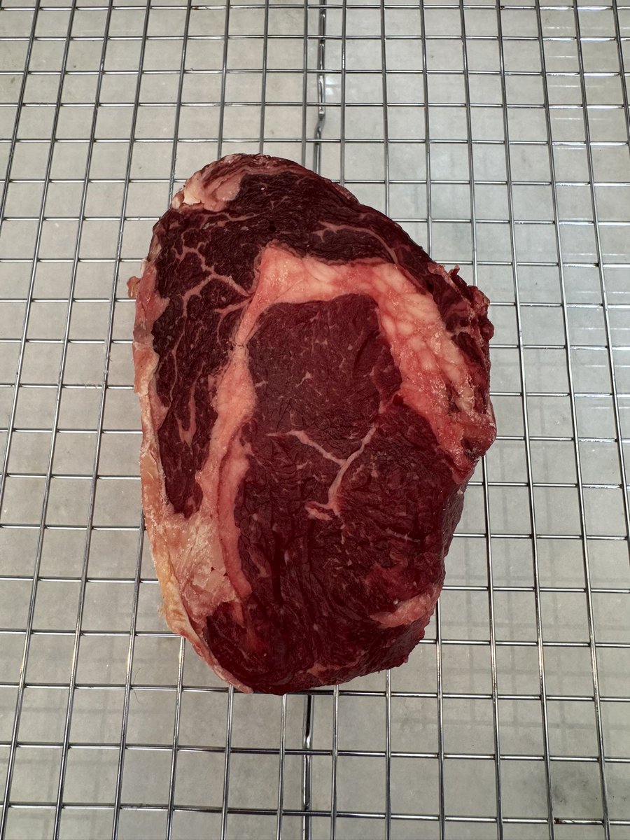 EmanBotl's tweet image. Who is having steak today?