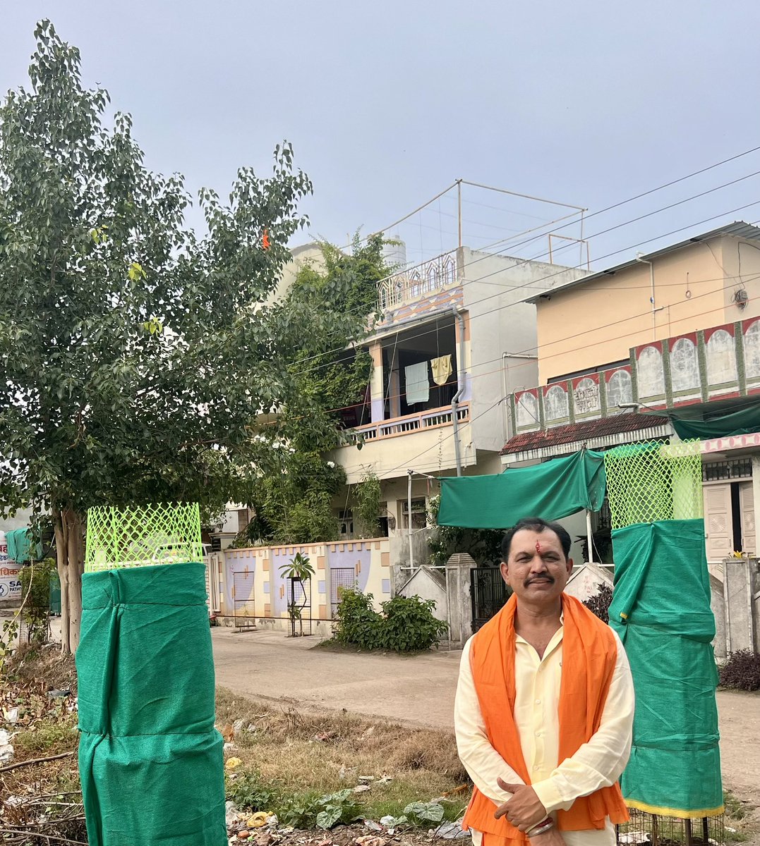 DrSanjaysinghK's tweet image. 🌲🌳 #वक्षारोपण 🌳🌲
अपने घर के आस पास और कॉलनी मे ४० पौधे लगाये ..
वटवृक्ष , निम , चाफा , सोनचाफा , पारीजातक , पिली कनेर, निंबु , करीपत्ता , कृष्णकमळ , स्वस्तिक ईत्यादी ..
हम सिर्फ भाषण नहीं करते ..
जमिन पर कार्य करते है ..
डॉ. संजयसिंह कछवाह
@Ugraveer8888 @bleedingcmty…