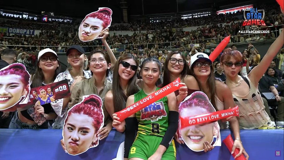 forchaestival's tweet photo. blooms did not pay for those tickets just because they were expecting a win from mikha's team. 

it was all because watching mikha play volleyball is not a usual occurrence. it was never about the win, y'all 😭 https://t.co/p53pph3itL