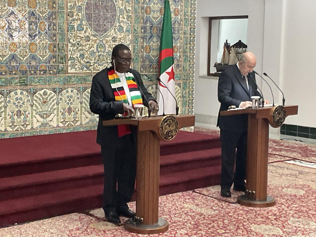 HonJMuswereJnr's tweet image. MOUs signed cover cooperation in science and technology, education, international trade and tourism.