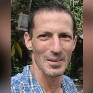 RozRothstein's tweet image. Aviv Atzili — You Will Never Be Forgotten.
Say his name. Let his memory live on. 🕯️
On October 7, 2023, Aviv Atzili (49) was kidnapped by Hamas terrorists from his home in Kibbutz Nir Oz, alongside his wife, Liat.
Liat was released during the November 2023 ceasefire deal.
For…