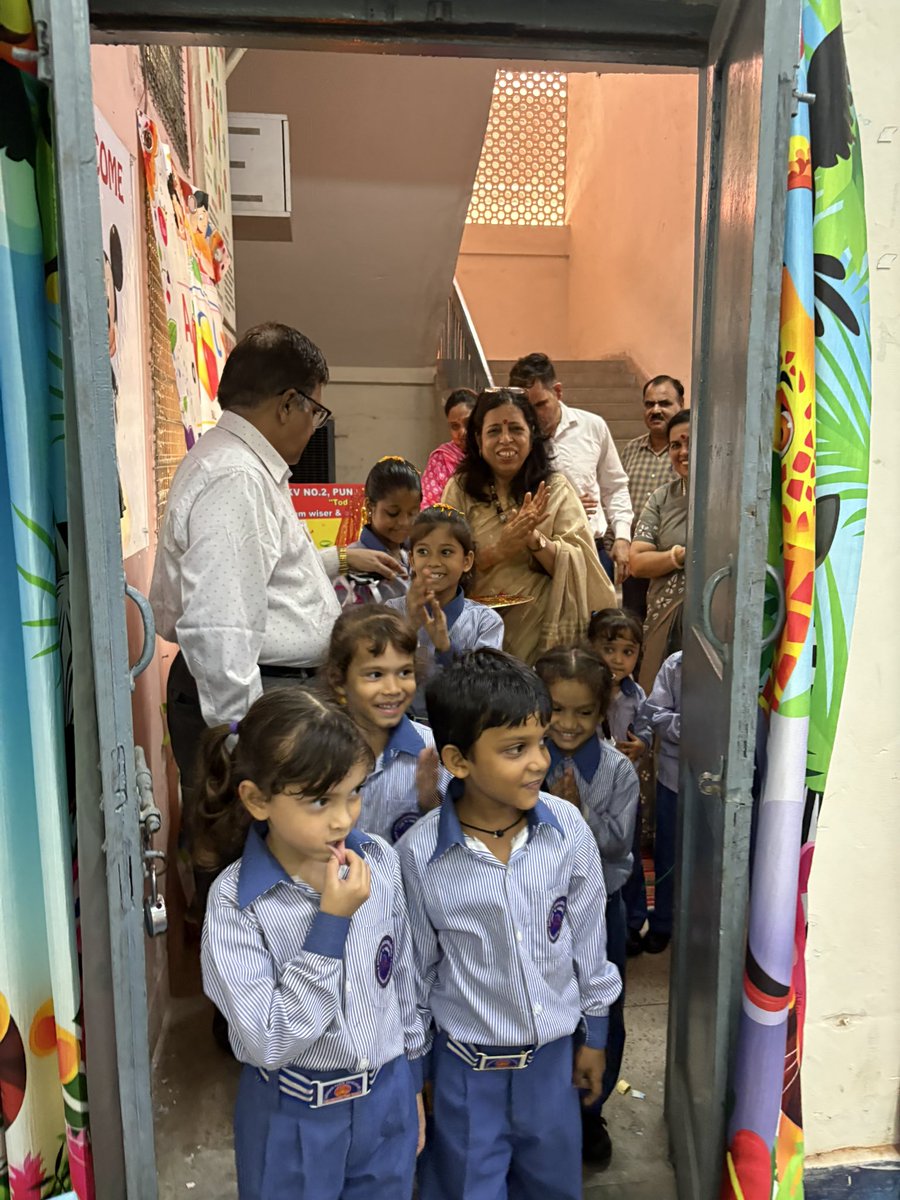 SKV2_PB's tweet image. Balvatika @ SKV No. 2 Punjabi Bagh (1515023) - Where young minds bloom! 🌼 #BalvatikaInauguration #LearningMadeFun