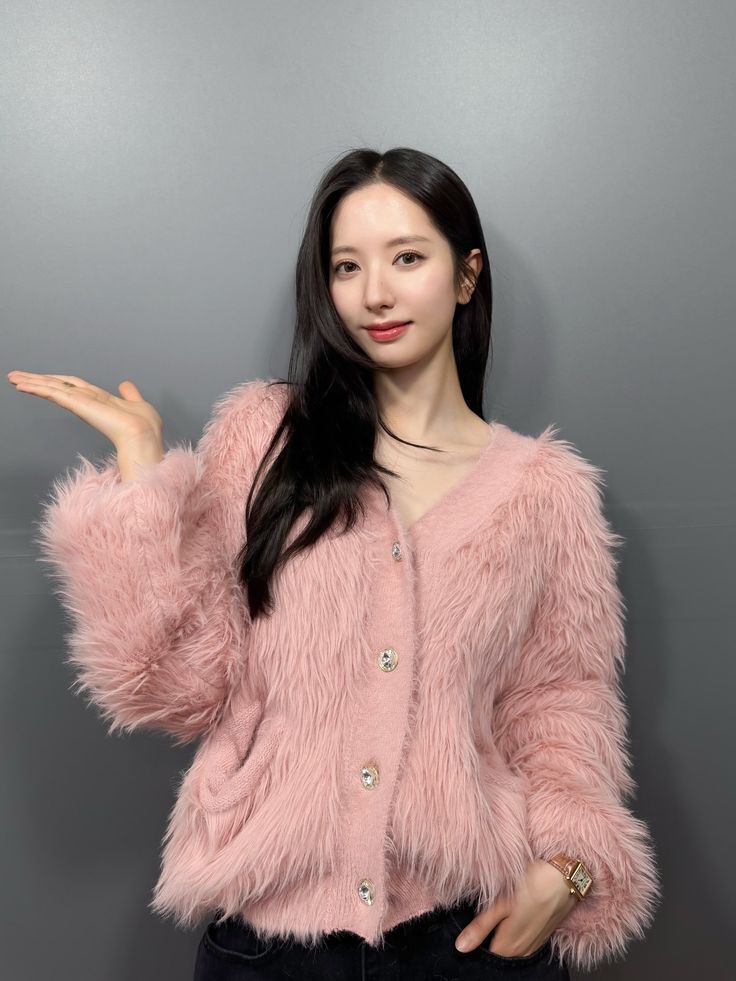 selfolssi's tweet photo. Hi member WJSN, teman seumuran, dan siapapun yang ingin berteman dengan BONA angkat kelingking kakimu~ 😋🤍 https://t.co/NOu7BrQiJm