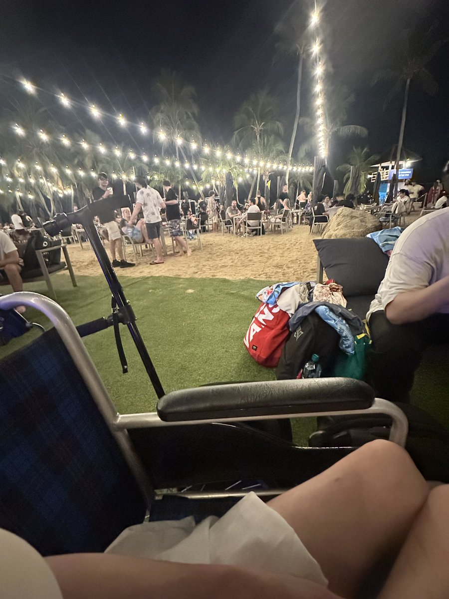 Juwern96's tweet image. Wheelchair just won't stop me to party!
#fabtcg #Protour #Singapore