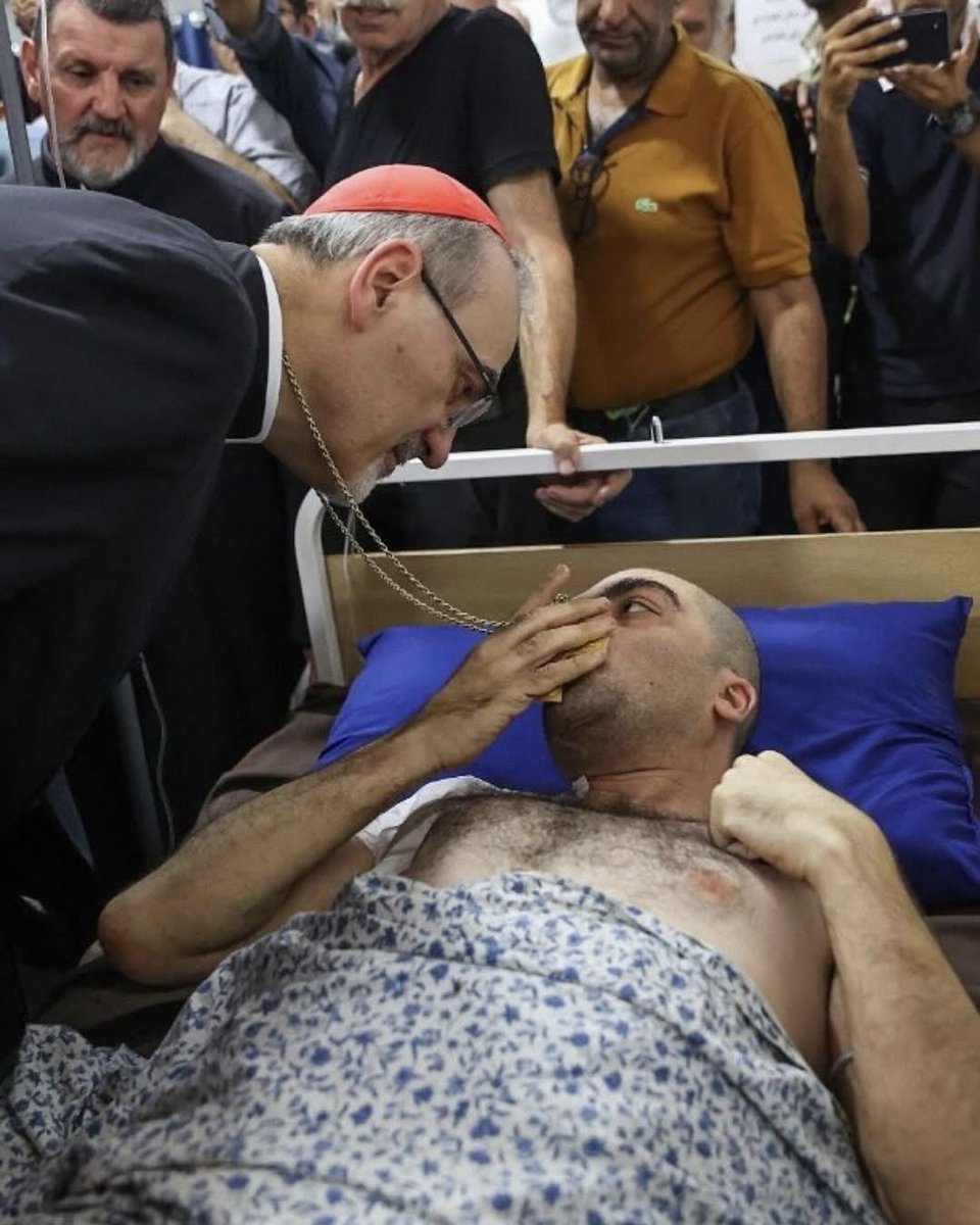 mgraz_b's tweet image. L'unico vero Papa è a Gaza e dice chiaramente chi è che ha bombardato la chiesa e sta 
FACENDO MORIRE DI FAME i Bambini Palestinesi.
#notmypope