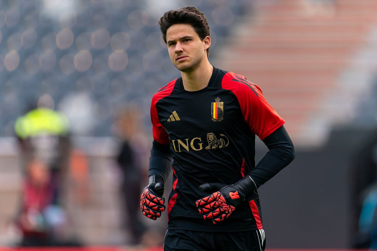 🚨 JUST IN:

Manchester United are “really considering” a move for Senne Lammens! #MUFC [<a href="/FabrizioRomano/">Fabrizio Romano</a>]
