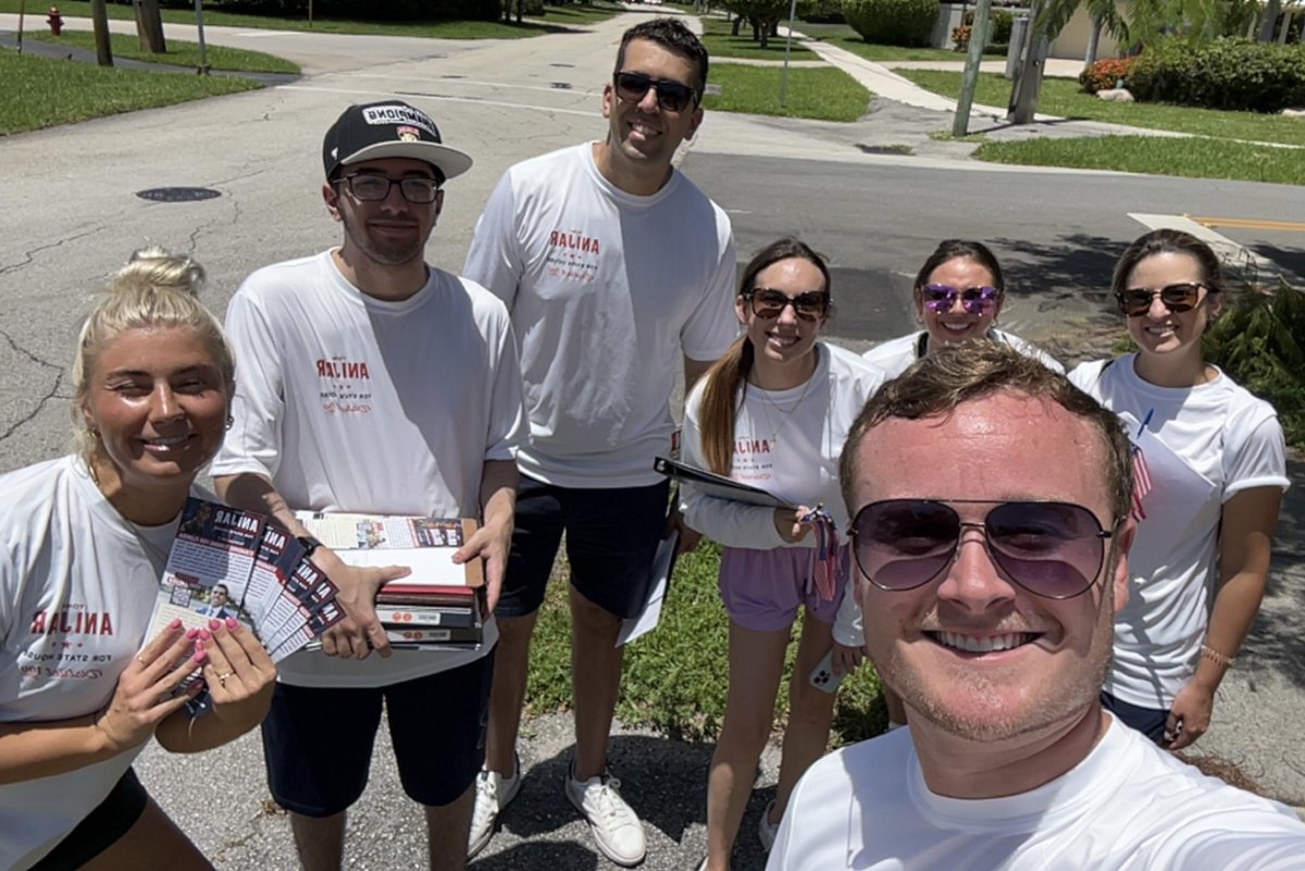 BrandonLudwigFL's tweet image. Election season never stops in Florida.
Members of @FloridaYRs spent Saturday in Ft. Lauderdale w/ @browardyrc collecting petitions to get YR state house candidate @YoniAnijar on the ballot in a key open seat.
And yes, we did win over the ice cream man.