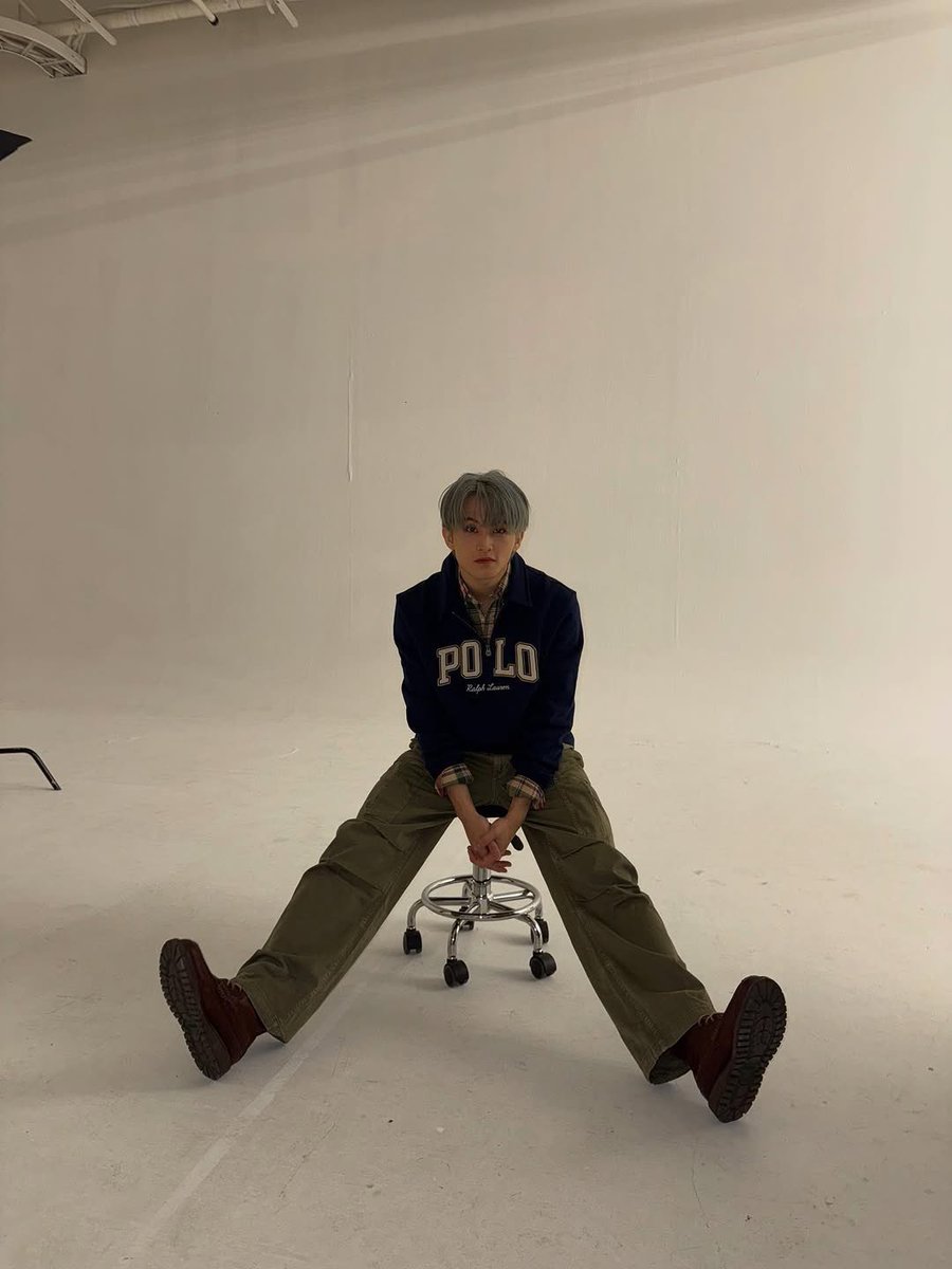 markvllouse's tweet image. Just me, the space, and a little bit of chaos.