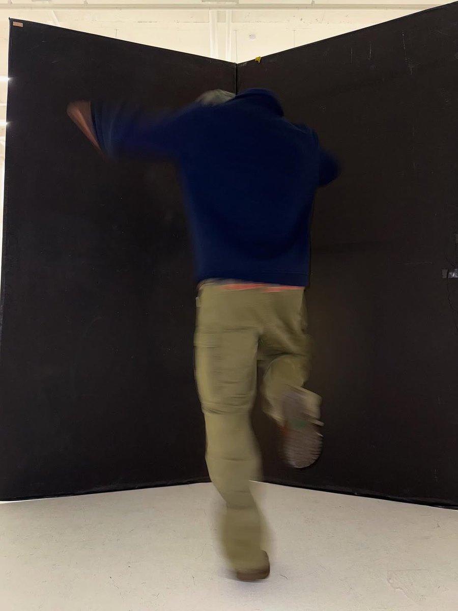 markvllouse's tweet image. Just me, the space, and a little bit of chaos.