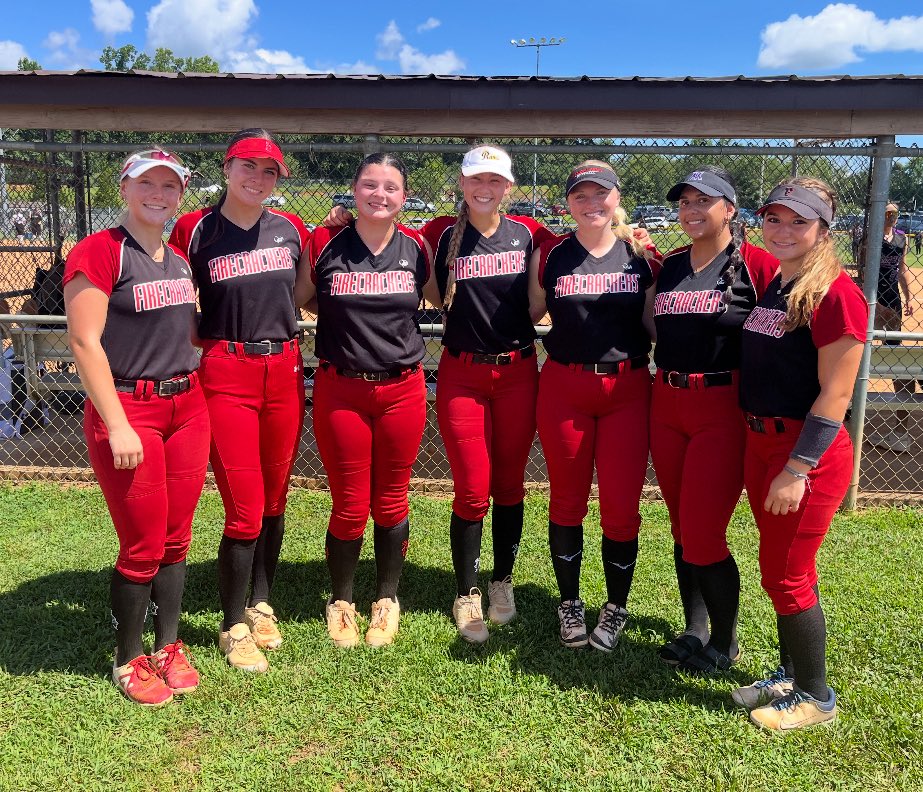 We want to celebrate the 7 seniors that will all be continuing their softball journeys at the next level. We have watched them grow, develop and become incredible in their own ways. Congratulations Janey, Ainsley, Georgia, Katie, Katelyn, Tessa and Talia!